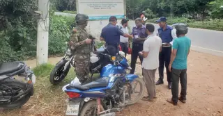 ঘোড়াঘাটে যৌথবাহিনীর অভিযান, বিভিন্ন যানবাহনকে ৫১ হাজার টাকা জরিমানা